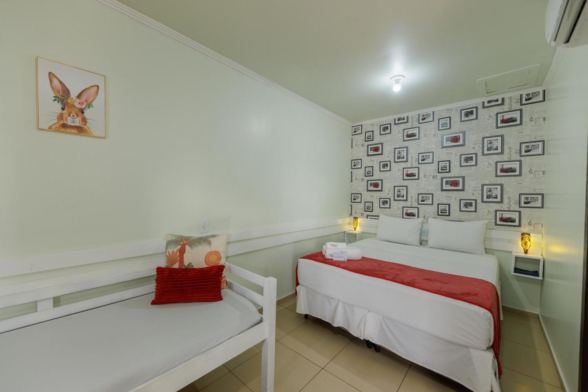 Hotel E Pousada Caroline Фос ду Игуасу Екстериор снимка