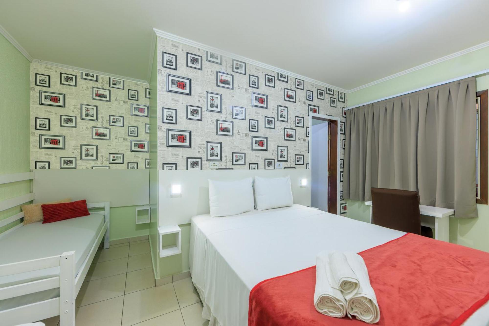 Hotel E Pousada Caroline Фос ду Игуасу Екстериор снимка